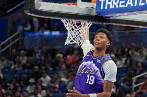 还需更多成长!埃斯·贝利14中6得18分4板1断 三分5中2 - 资讯配图