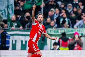 凯恩：这场胜利在冠军争夺中意义重大 能在这里赢球真的非常特别 - 资讯配图