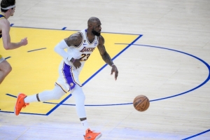 NBA彩经:湖人主场小胜国王 掘金击退森林狼 骑士轻取篮网 - 资讯配图