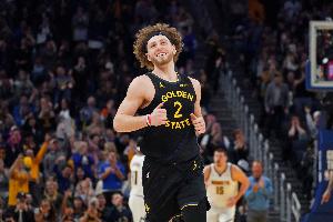 勇三崩？第三节勇士23-35净负快船12分 仅剩2分优势进入末节 - 资讯配图