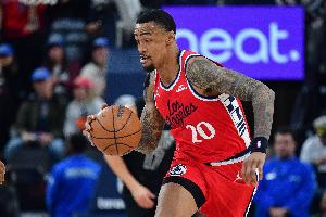 两大主力伤退！卢：邓恩没事 科林斯的情况还没有更新 - 资讯配图