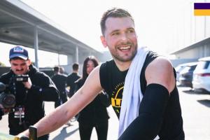 我一片真心你们？东契奇又是送鞋又是送车 生日却没礼物收！ - 资讯配图