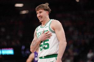 杰伦·布朗:谢尔曼攻防两端一直表现很棒 我喜欢他的成长轨迹 - 资讯配图