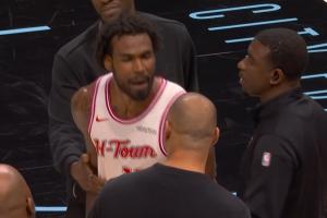 伊森情绪激动怒喷乌度卡：卡佩拉漏的人你骂我？这能怪我？ - 资讯配图