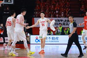 教练组有给球员布置联赛作业习惯 郭士强给李弘权布置了啥作业呢 - 资讯配图