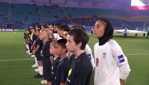 邮报:亚洲杯对阵韩国,伊朗女足赛前拒唱国歌 - 资讯配图