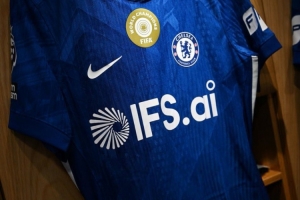 记者:本赛季,切尔西球衣胸前广告赞助商IFS赞助费远超1500万镑 - 资讯配图