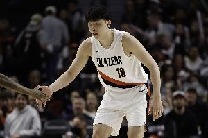 媒体人：杨瀚森垃圾时间应该多打打主动点 反正传出去的球回不来 - 资讯配图