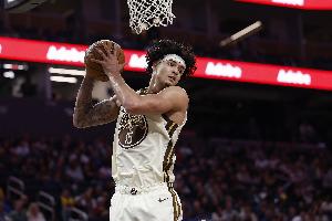 全能前锋!桑托斯近12场场均15.3分5.1板3.8助1.5断 命中率60% - 资讯配图