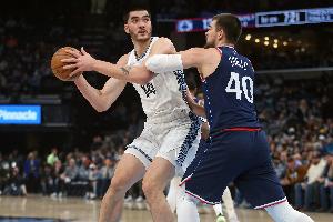 官方:埃迪将接受脚踝手术预计能完全康复 克拉克两周后重新评估 - 资讯配图