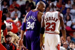 老猫:邓肯进联盟前最佳大前是巴克利 若无乔丹巴克利已夺冠 - 资讯配图