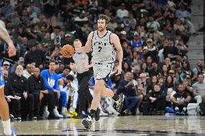 科内特呼吁老鹰取消和脱衣舞俱乐部的合作：NBA应致力于尊重女性 - 资讯配图