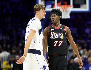 韦德:我看好弗拉格夺最佳新秀 他非常全面&还没看到谁能限制住他 - 资讯配图