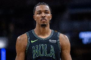 这表现可不行!特雷·墨菲首节出战10分钟 6中1&三分4中1 - 资讯配图