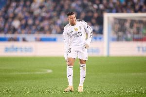 龙赛罗：皇马所有健康球员要扛起重任，全队心中必须保留积极信念 - 资讯配图