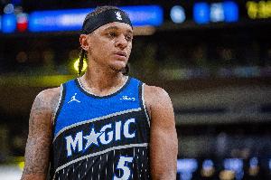 9次失误过分了!班凯罗10中5拿下24分11篮板 正负值-25最低 - 资讯配图