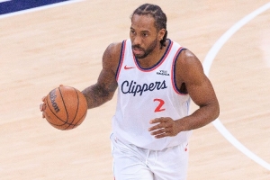 里程碑！伦纳德常规赛生涯总得分突破16000大关 现役第25人 - 资讯配图