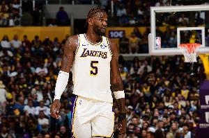 球队赢了你没赢！艾顿继续疲软5中2拿4分10板 卡佩拉7中3贡献7分 - 资讯配图