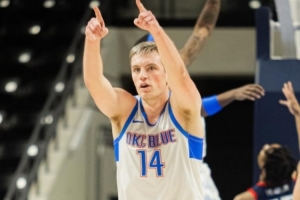 Shams:雷霆与下属发展联盟球队球员佩顿·桑福特签下双向合同 - 资讯配图