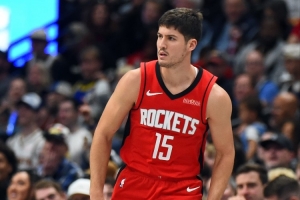 全面!谢泼德近4战场均20.3分5.3助2.5断1.3帽 三分命中率44.4% - 资讯配图