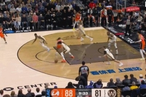 5个失误了！加兰单打再被抢断 勇士连续反击迅速迫近比分 - 资讯配图