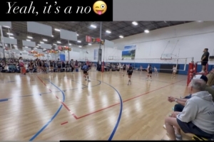 詹姆斯妻子萨瓦娜晒观战排球动态回应:没错 咱们女儿不能打篮球 - 资讯配图