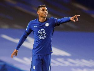 记者：切尔西需要一个像蒂亚戈·席尔瓦式的人物，来统领后防线 - 资讯配图