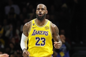 詹姆斯：我们知道过去三场是怎么输的 显然我们对此很不爽 - 资讯配图