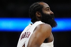 哈登加盟让骑士重燃信心！他和米切尔能否在季后赛各自实现突破？ - 资讯配图