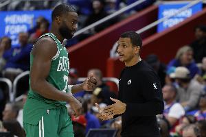 马祖拉:杰伦·布朗变得更好 用不同方式担当领袖 这就是他的成长 - 资讯配图