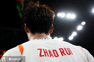 吓死个人!赵睿13投2中 拿到12分5板5助 关键造犯规取得领先 - 资讯配图