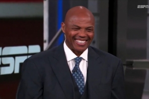 巴克利阴阳：湖人把4冠勇士打成G联盟球队 他们是真正的竞争者 - 资讯配图