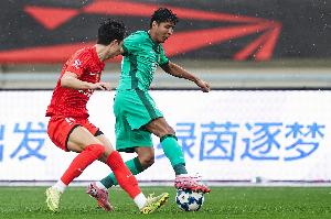 在现场|阿不都海米提：在南京有美好的回忆 国安冬训磨合地很成功 - 资讯配图