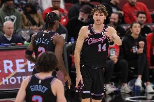 止住11连败！公牛下半场轰27-0&末节33-8净胜25分 最多落后16分 - 资讯配图