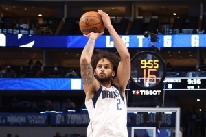 此前已宣布赛季报销!侠记:莱夫利将随队前往客场 本赛季首次 - 资讯配图