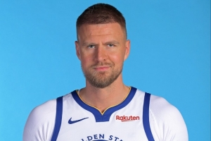 湾区主播：库明加表现出色 波津神秘疾病&只打1场球 勇士境遇糟糕 - 资讯配图