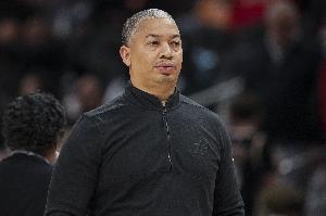 船记:卢因个人原因缺席训练 加兰完成全部训练将继续进行5对5 - 资讯配图