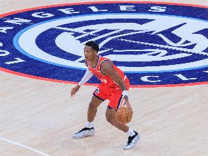 稳定火力点！马瑟林替补31分钟 13中6&5罚全中拿到17分7板 - 资讯配图