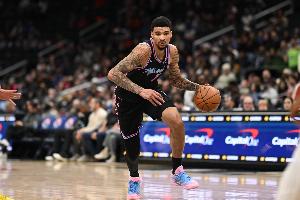 13分15板！阿德巴约：韦尔闭着眼都能拿两双 攻防都能帮到球队 - 资讯配图