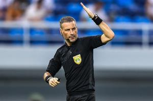 克拉滕伯格谈曼联vs水晶宫红点：没问题，禁区内犯规且没踢到球 - 资讯配图