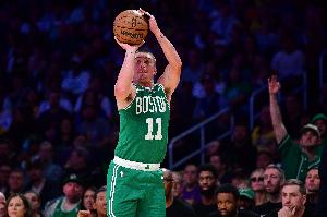 替补持球核心!普里查德上半场12中5 砍下11分6助攻 - 资讯配图