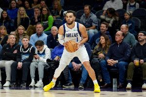 后场补强！队记：掘金将以一份底薪合同签下泰厄斯·琼斯 - 资讯配图