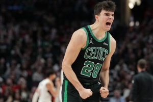 28号秀!冈萨雷斯砍下18分16板3断2帽 队史新秀赛季仅伯德做到过 - 资讯配图