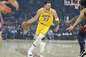 未来8场两战掘金和火箭！东契奇：一场一场地打 努力全部拿下！ - 资讯配图