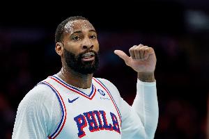 飘在外面不敢进篮下！德拉蒙德半场7中1&三分4中0仅拿2分3板 - 资讯配图