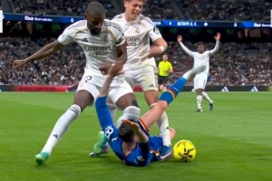 图片报编辑：德国队不该带吕迪格去世界杯，坏事做太多还不知悔改 - 资讯配图