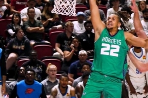 G联盟场均15分8板！Shams：鹈鹕将和中锋约什·奥杜罗签双向合同 - 资讯配图