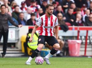 亨德森：也许平局是一个公平的结果 我被换下时显得沮丧？有吗 - 资讯配图