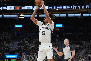 全面输出！卡斯尔半场7中5高效拿下13分5板7助 正负值+25 - 资讯配图