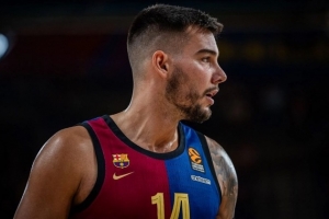 海斯打趣好友威利·埃尔南戈麦斯：他从皇马去巴萨 是“叛徒” - 资讯配图